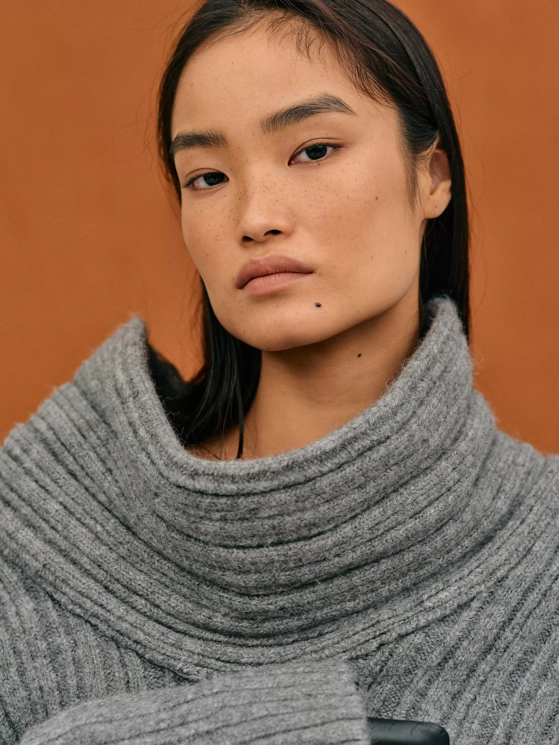Source Unknown Becca Pull Surdimensionne En Tricot A Rouleau Haut, Gris Tempete Flash Sale