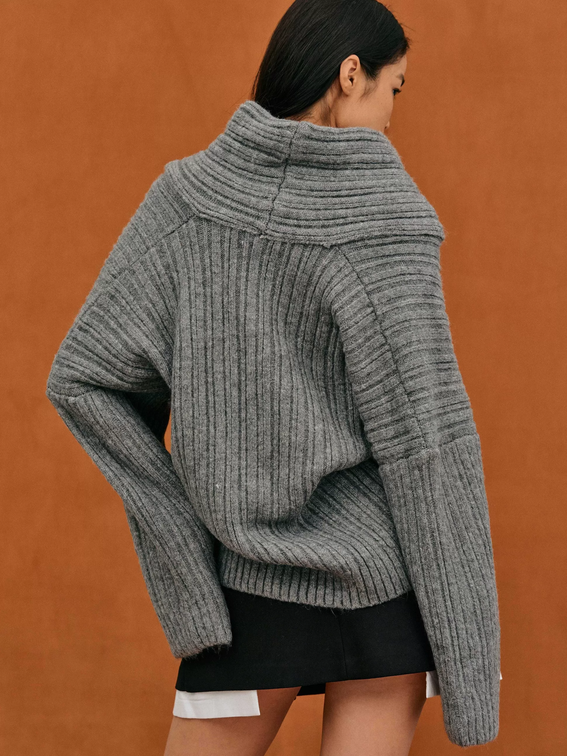 Source Unknown Becca Pull Surdimensionne En Tricot A Rouleau Haut, Gris Tempete Flash Sale