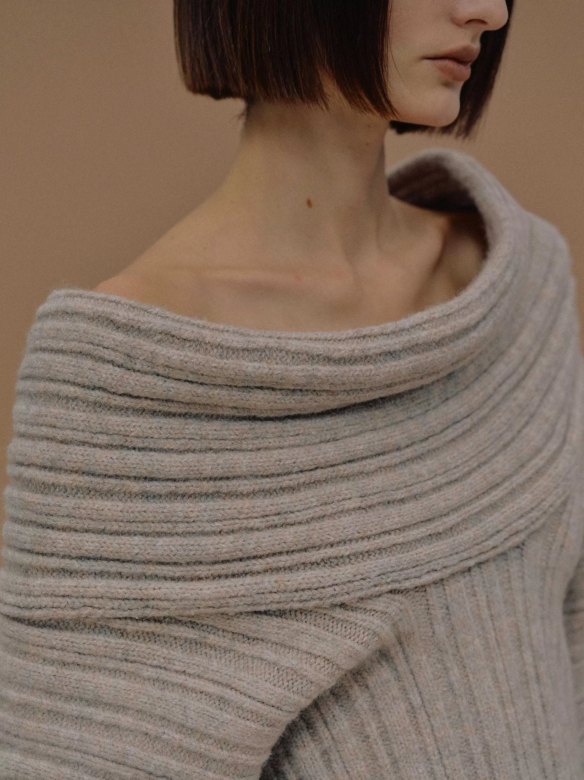 Source Unknown Becca Pull Surdimensionne En Tricot A Rouleau Haut, Noix De Coco Flash Sale