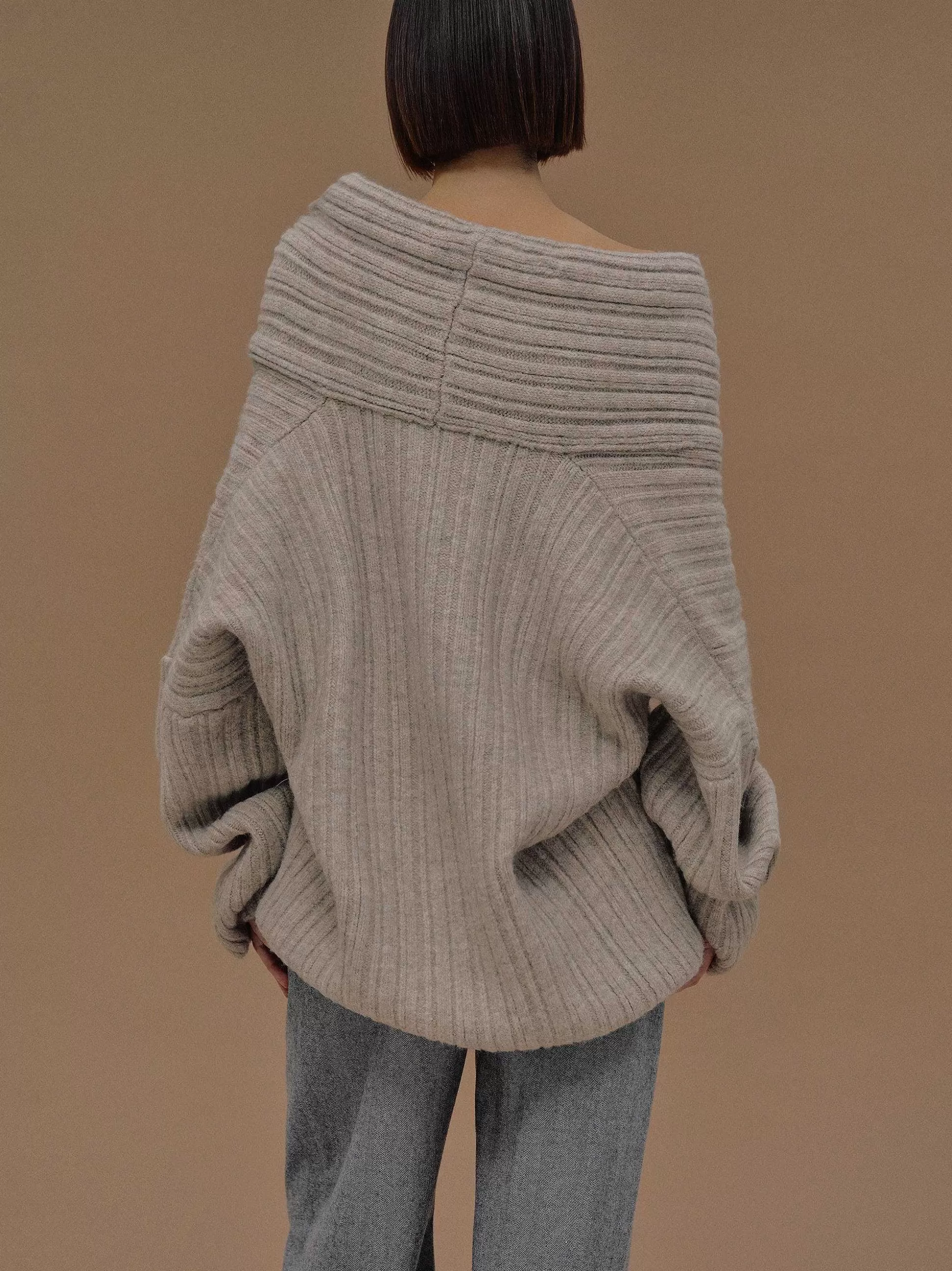 Source Unknown Becca Pull Surdimensionne En Tricot A Rouleau Haut, Noix De Coco Flash Sale