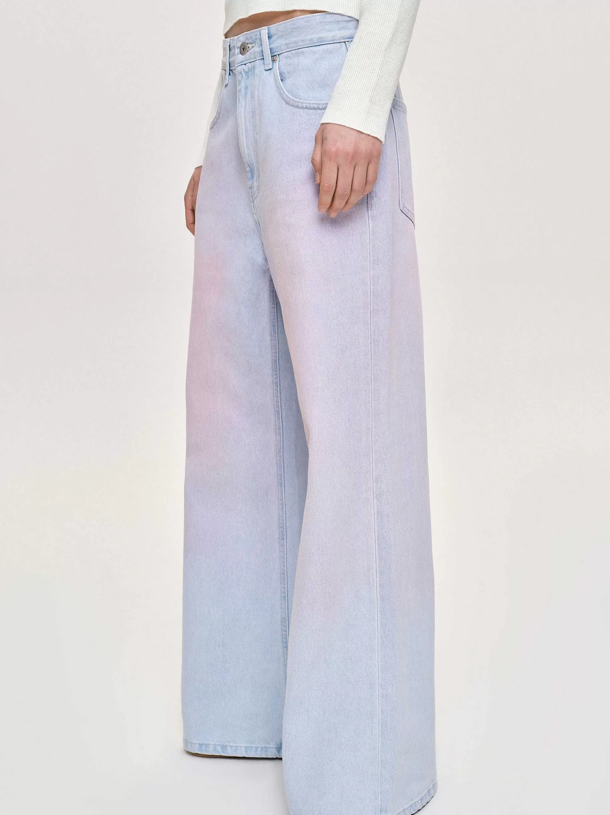 Source Unknown Jean A Jambe Large Peint, Delave Rose Store