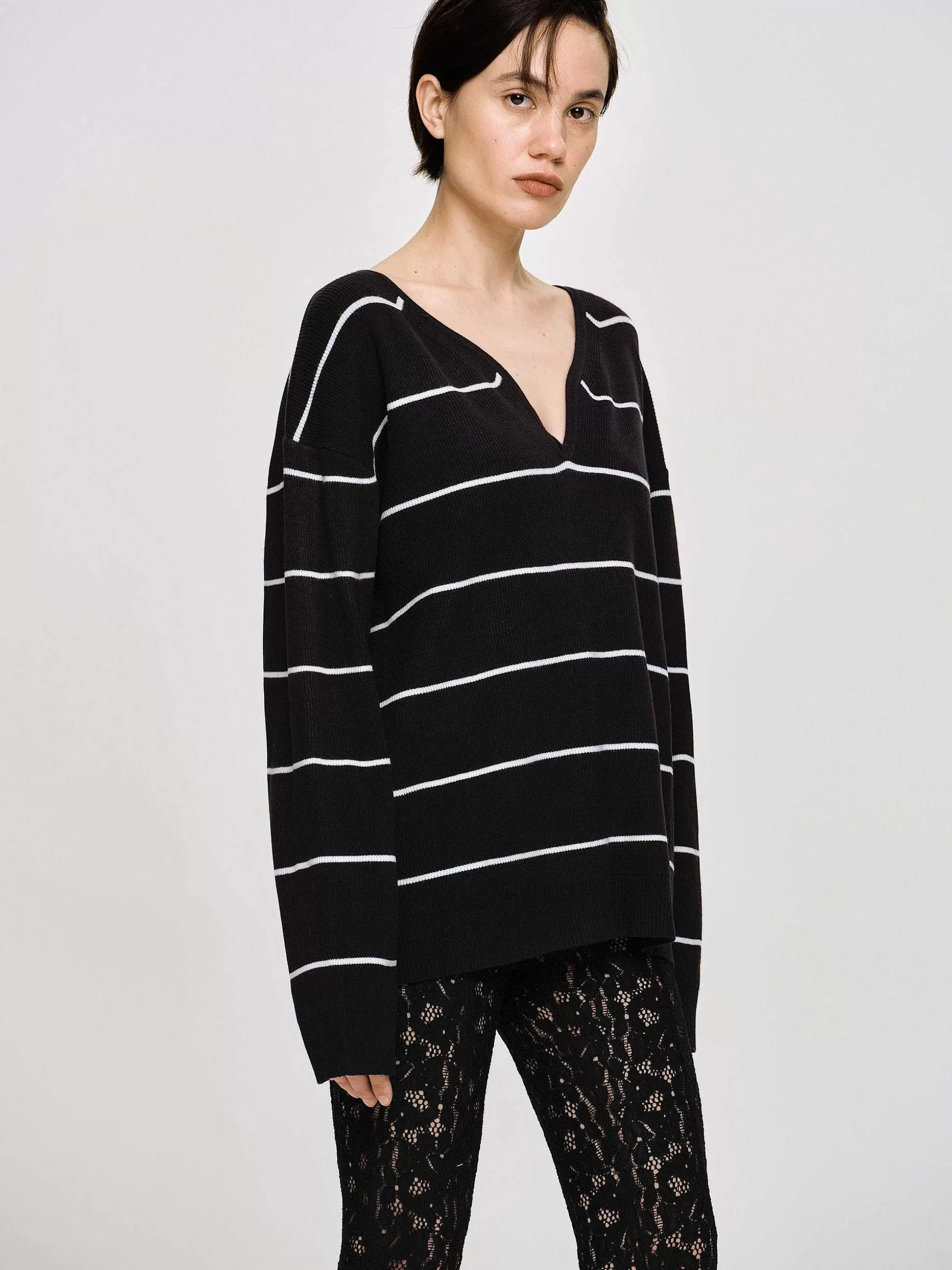 Source Unknown Pull A Col En V Profond, Noir Outlet